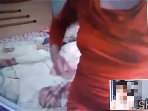 chinese mature woman show her big boobs on webcam